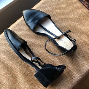 Nine West t strap flats